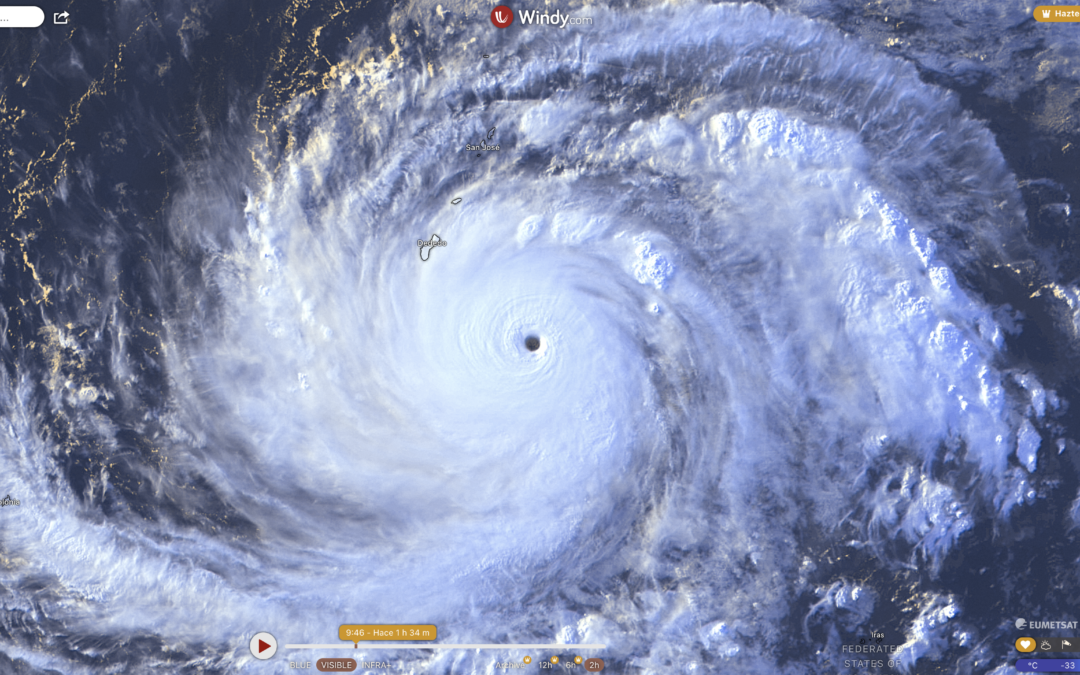 Tifón Mawar llega a la isla de Guam